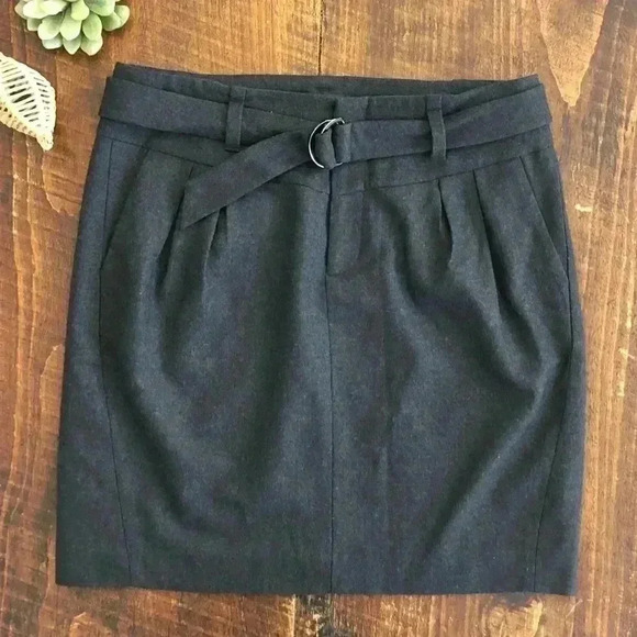 Banana Republic | Gray Belted Wool Blend Mini Skirt - Picture 1 of 7